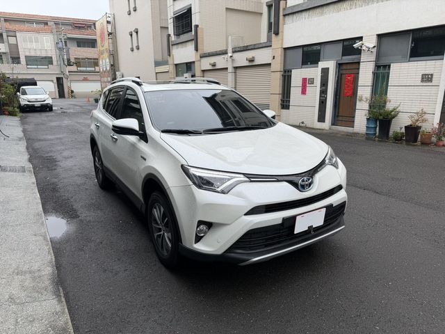 TOYOTA豐田 RAV4  第3張相片