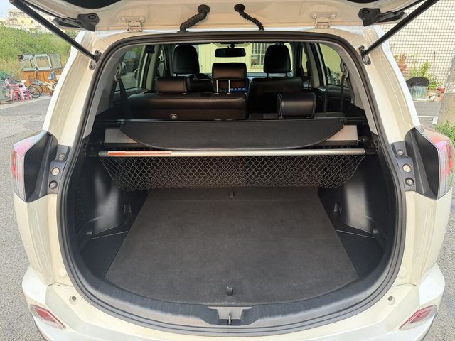 TOYOTA豐田 RAV4  第15張相片
