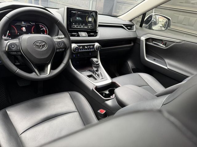 TOYOTA豐田 RAV4  第14張相片