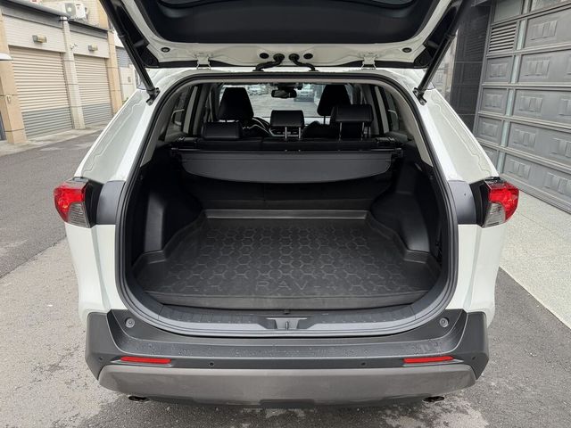 TOYOTA豐田 RAV4  第16張相片