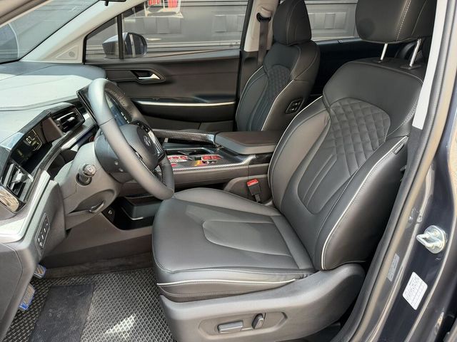 HYUNDAI現代 CUSTIN  第8張相片