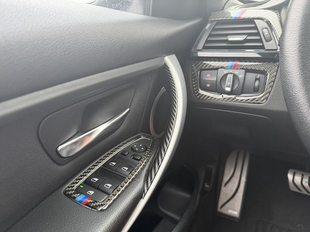 BMW寶馬 320I  第6張相片