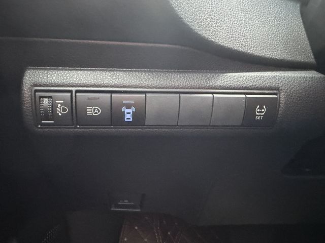 TOYOTA豐田 ALTIS  第7張相片