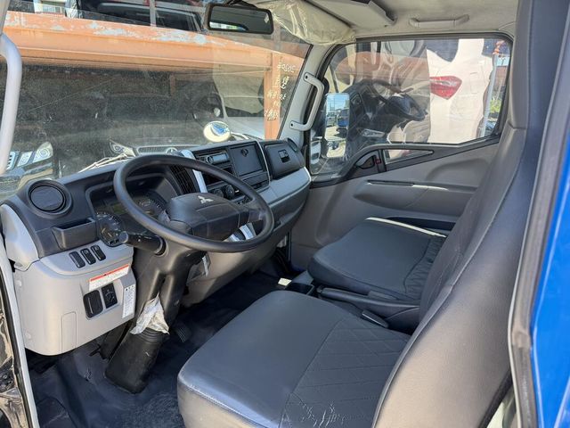 MITSUBISHI三菱 CANTER  第8張相片