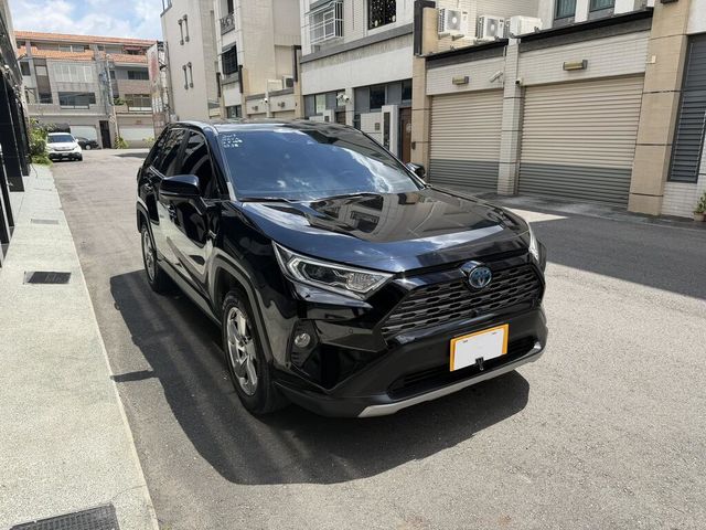 TOYOTA豐田 RAV4  第3張相片