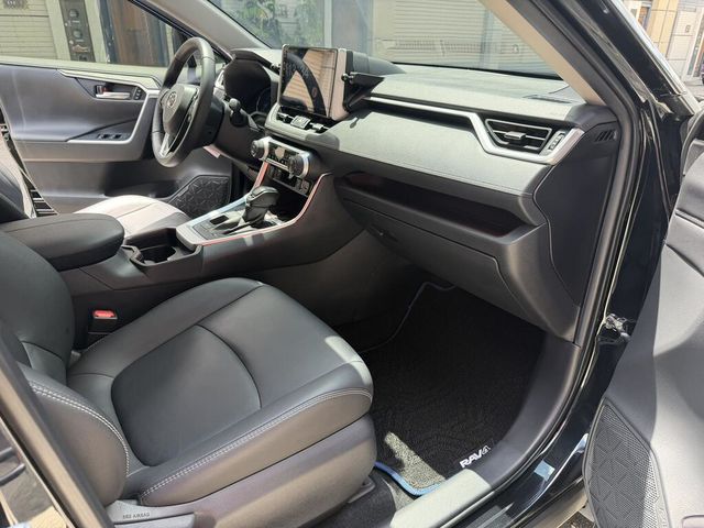 TOYOTA豐田 RAV4  第12張相片