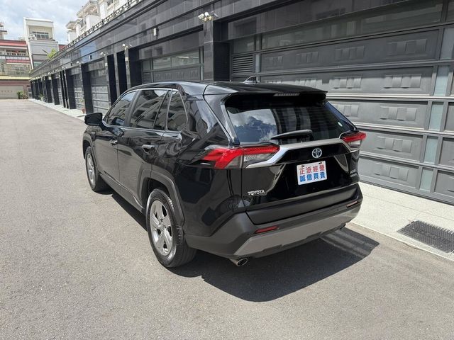 TOYOTA豐田 RAV4  第18張相片
