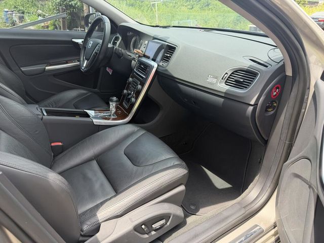 VOLVO富豪 S60  第12張相片