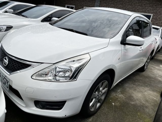 NISSAN日產 TIIDA  第3張相片