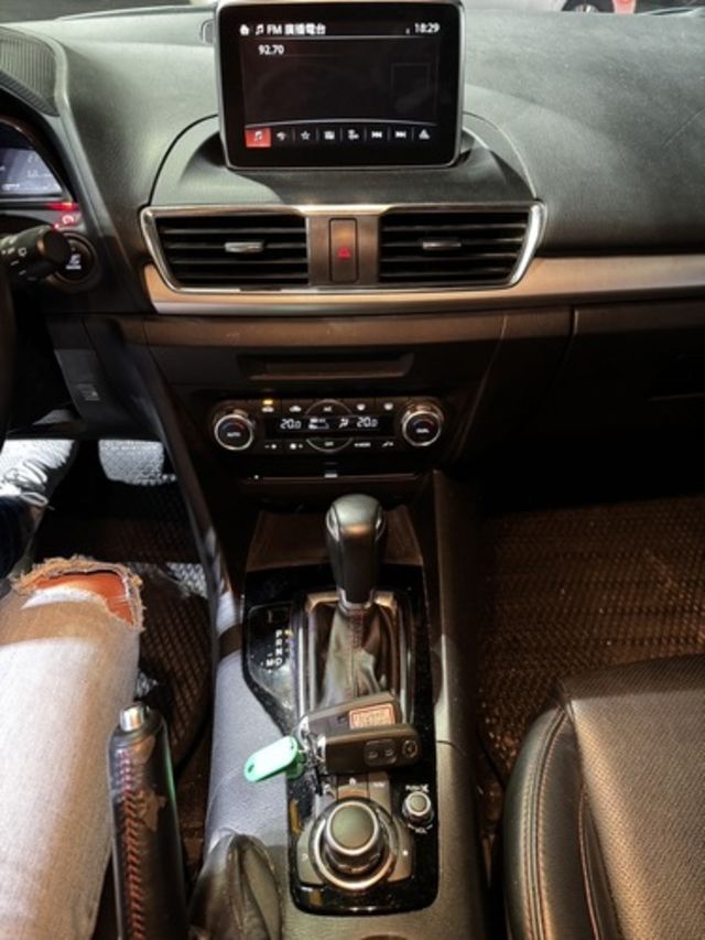 MAZDA馬自達 MAZDA 3  第4張相片