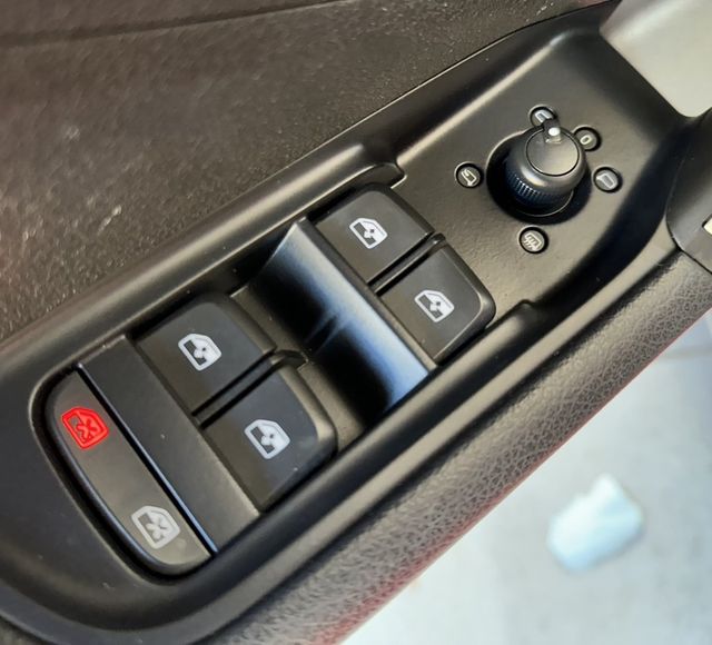 AUDI奧迪 Q2 35 TFSI  第5張相片
