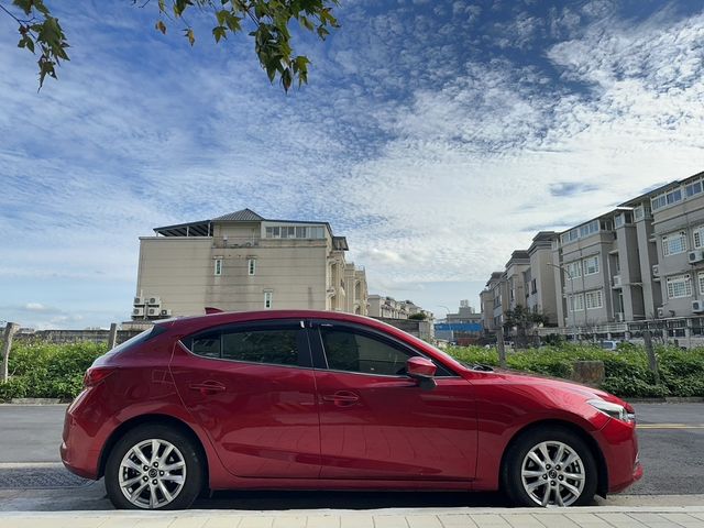 MAZDA馬自達 MAZDA 3  第1張相片