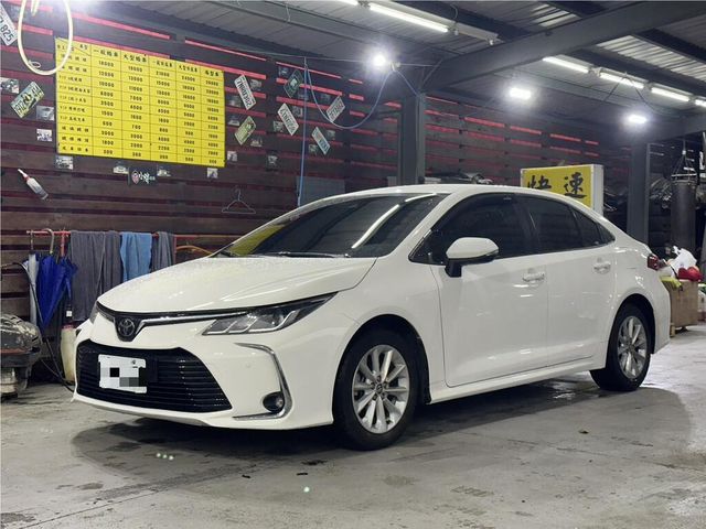 TOYOTA豐田 ALTIS  第1張相片