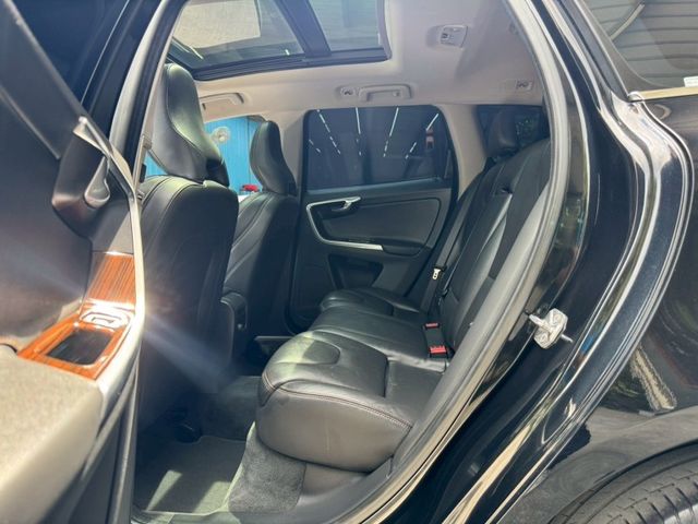 Volvo XC60  第3張相片