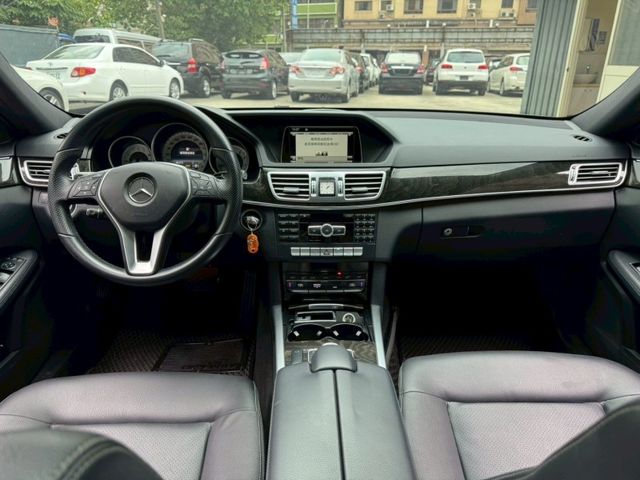 Mercedes-Benz/賓士 E-CLASS  第2張相片