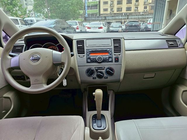 Nissan Tiida  第8張相片