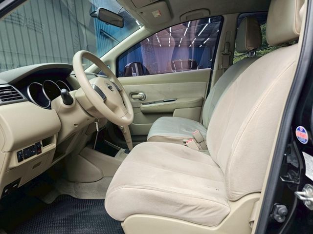 Nissan Tiida  第9張相片