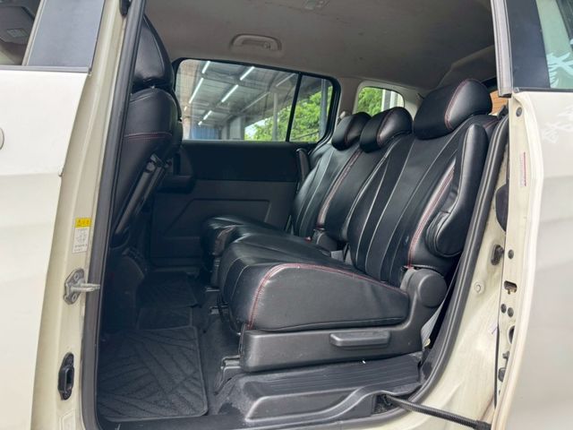 Mazda Mazda5  第7張相片