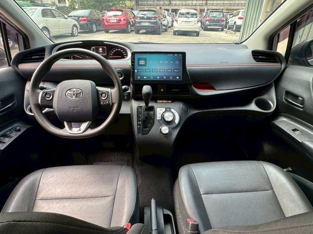 Toyota SIENTA  第1張相片