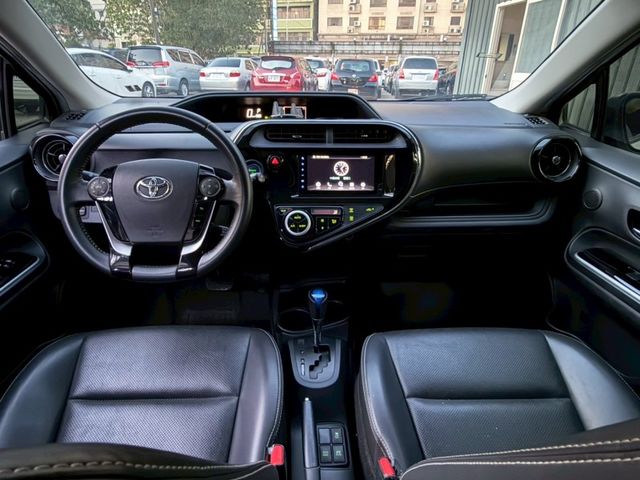 Toyota Prius  第8張相片