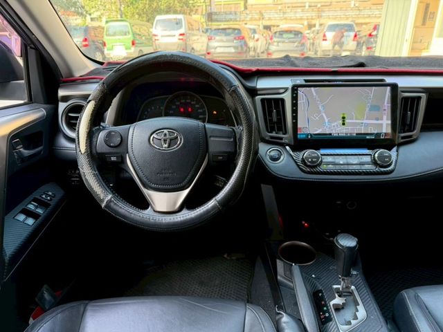 Toyota RAV4  第9張相片