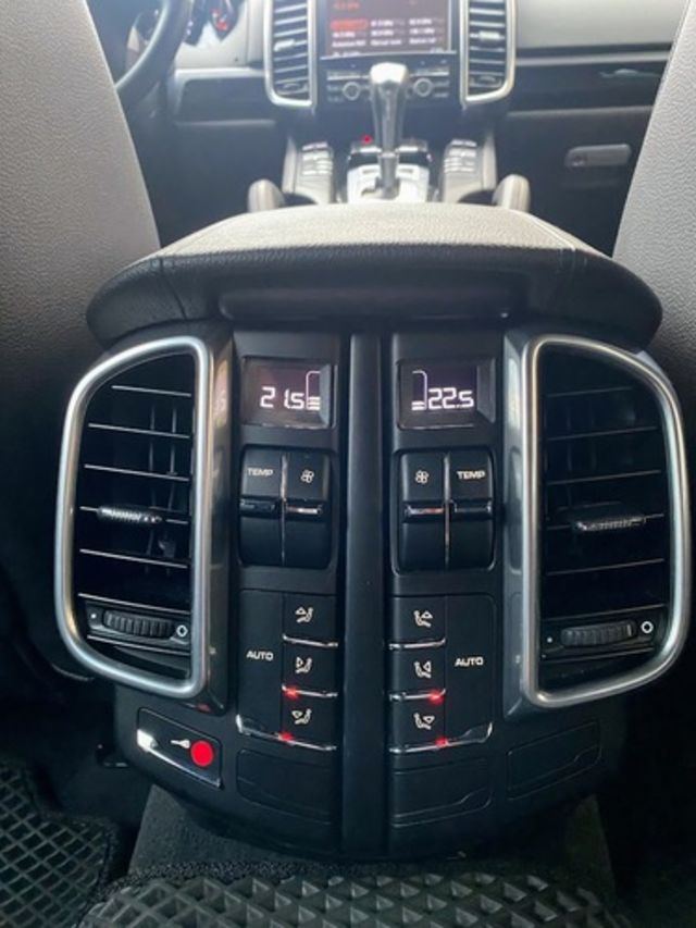 PORSCHE保時捷 CAYENNE  第11張相片