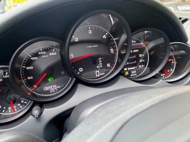 PORSCHE保時捷 CAYENNE  第18張相片