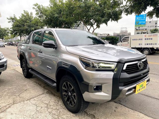 TOYOTA豐田 HILUX  第2張相片