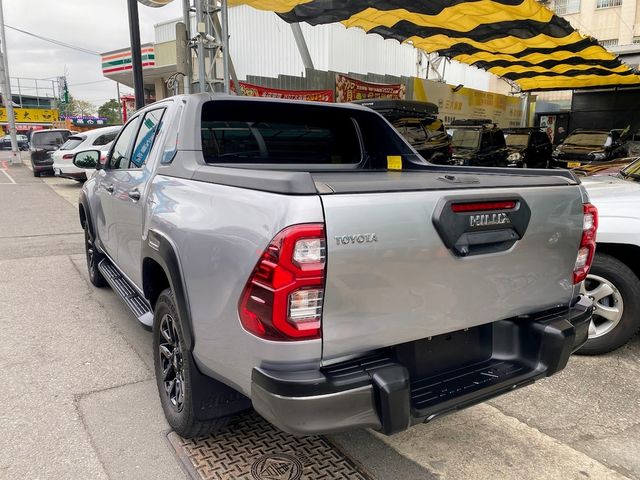 TOYOTA豐田 HILUX  第4張相片