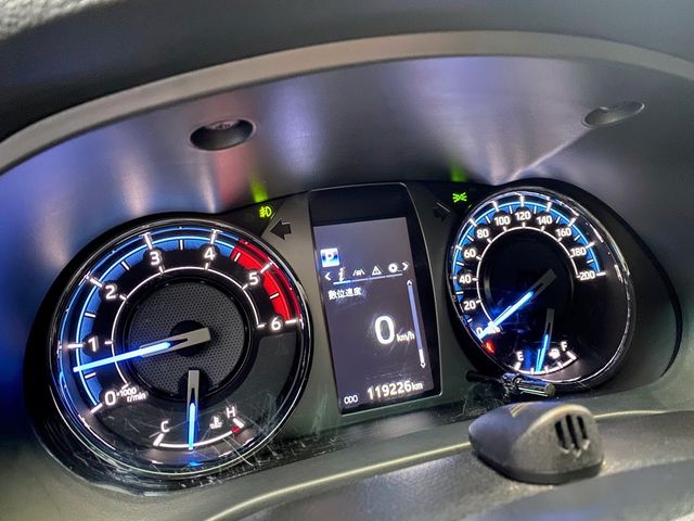 TOYOTA豐田 HILUX  第7張相片