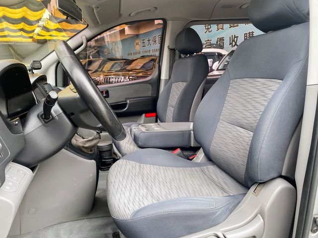 HYUNDAI現代 STAREX  第4張相片