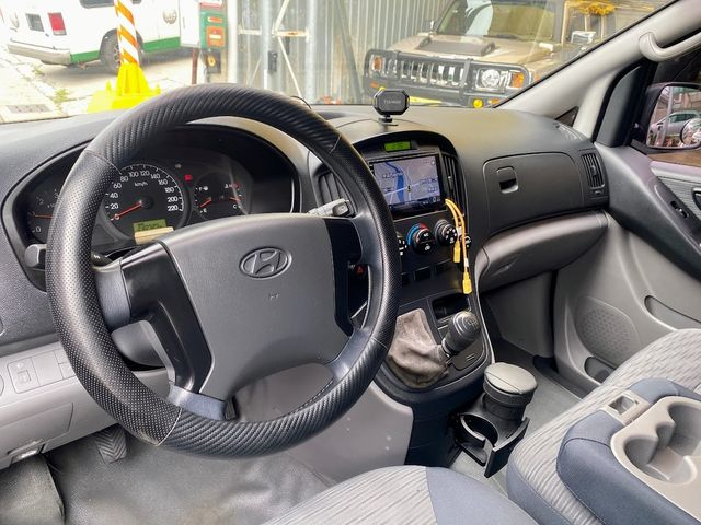 HYUNDAI現代 STAREX  第8張相片