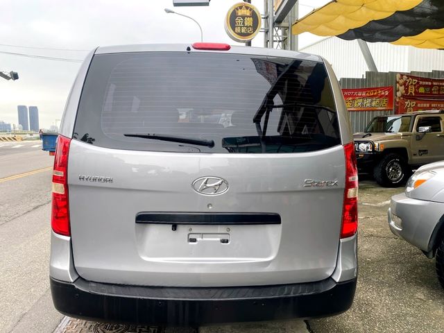 HYUNDAI現代 STAREX  第12張相片