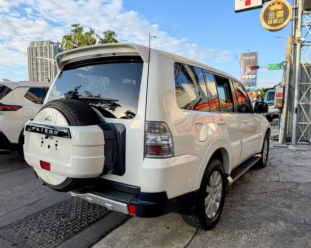 MITSUBISHI三菱 PAJERO  第2張相片