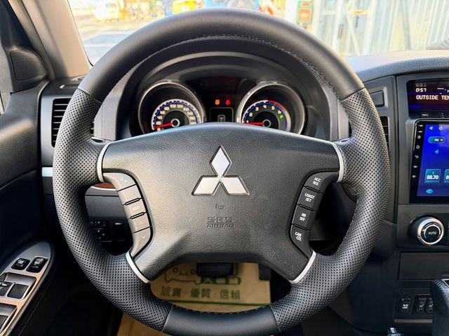 MITSUBISHI三菱 PAJERO  第12張相片