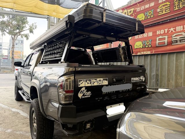 TOYOTA豐田 TACOMA  第2張相片
