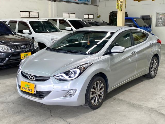 HYUNDAI現代 ELANTRA  第1張相片