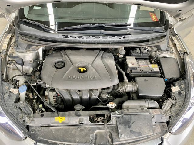 HYUNDAI現代 ELANTRA  第6張相片
