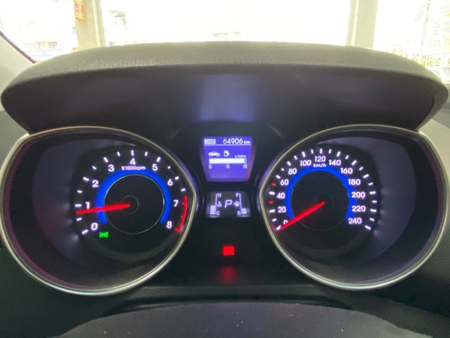 HYUNDAI現代 ELANTRA  第7張相片
