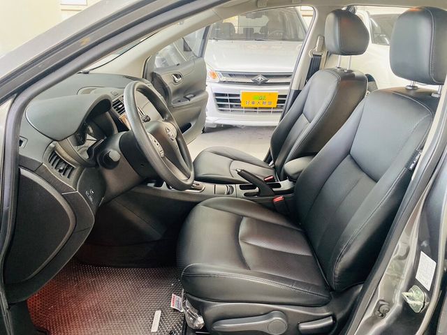 NISSAN日產 TIIDA  第10張相片