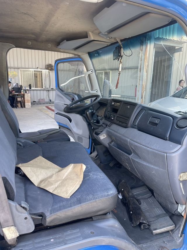 MITSUBISHI三菱 CANTER  第6張相片