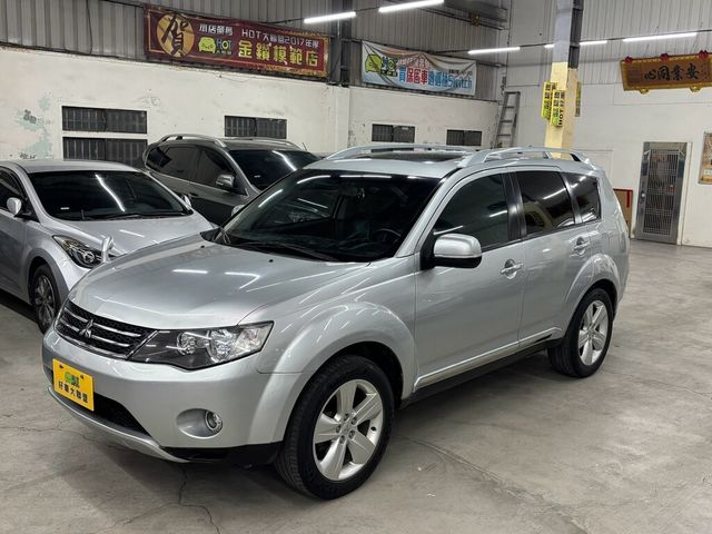 MITSUBISHI三菱 OUTLANDER  第1張相片