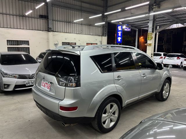 MITSUBISHI三菱 OUTLANDER  第2張相片