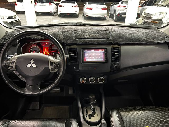 MITSUBISHI三菱 OUTLANDER  第5張相片