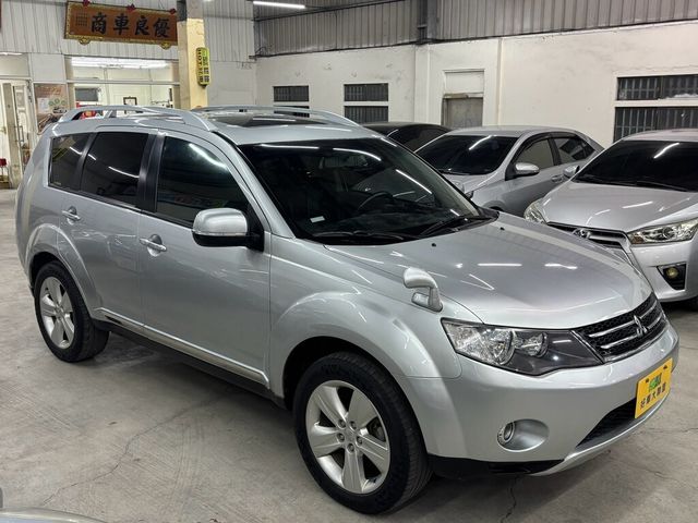 MITSUBISHI三菱 OUTLANDER  第7張相片