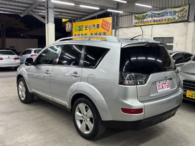 MITSUBISHI三菱 OUTLANDER  第8張相片