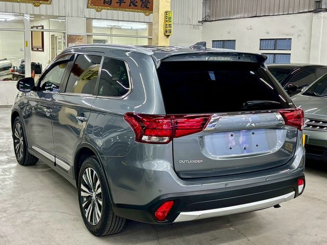 MITSUBISHI三菱 OUTLANDER  第7張相片