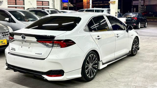TOYOTA豐田 COROLLA ALTIS HYBRID  第2張相片
