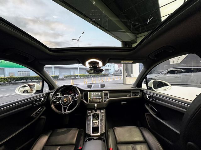 PORSCHE保時捷 MACAN  第5張相片