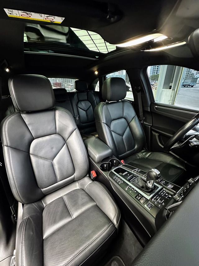 PORSCHE保時捷 MACAN  第7張相片